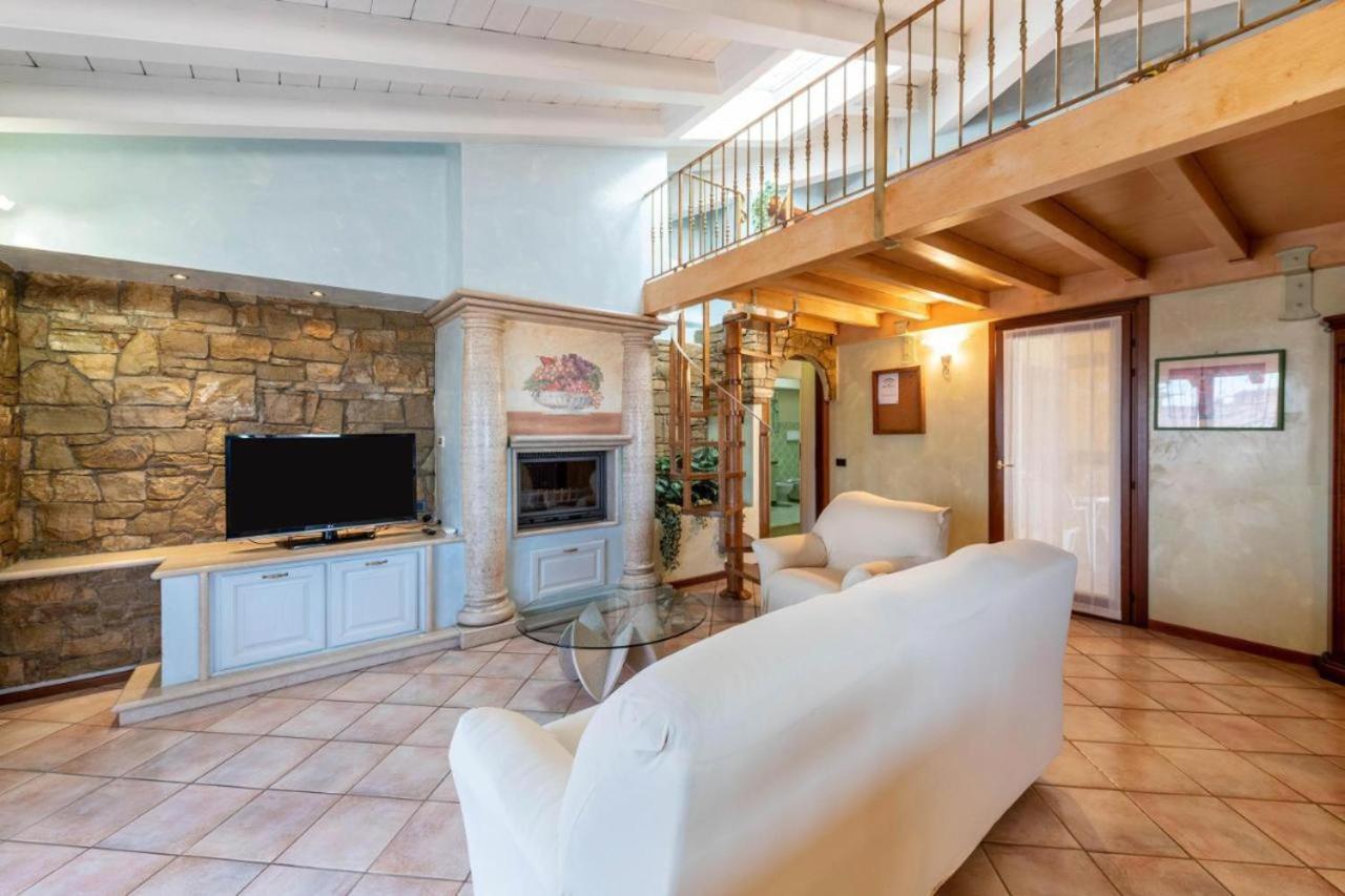 Casa Vacanze Baccolo Polpenazze del Garda Exterior foto